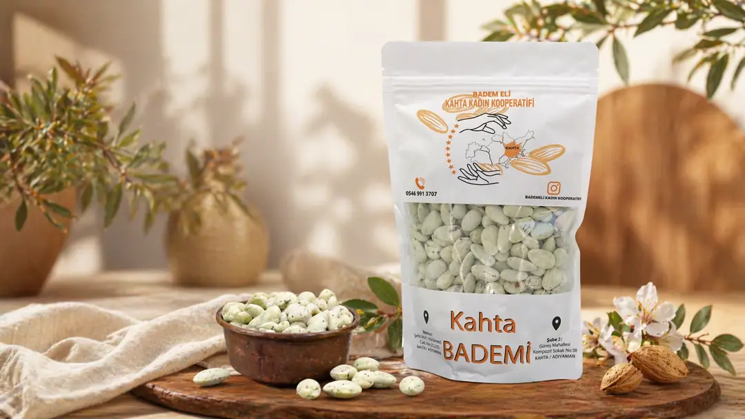 Fıstık Kaplamalı Kahta Badem - 500 Gr
